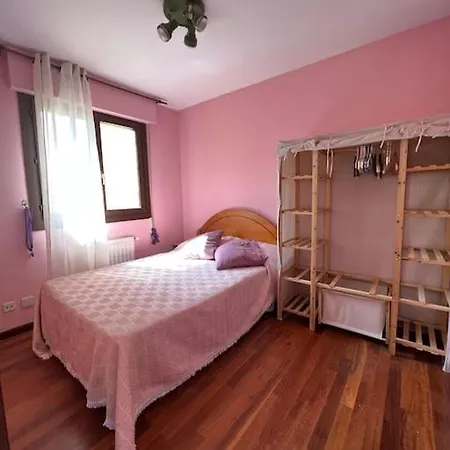 Adosado 2 Plantas Con Jardin Hébergement de vacances Comillas